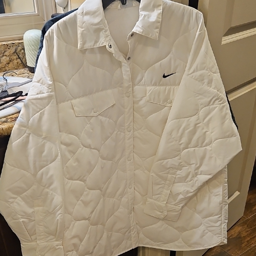 Nike Women's White Puffer Jacket